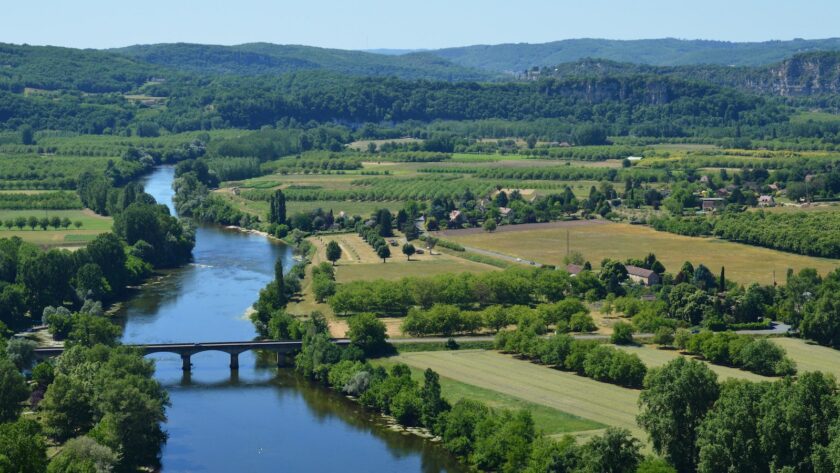 Découvrir le Périgord vert à vélo